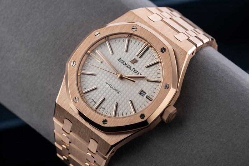 audemars-piguet-15400OR-cai-can-0901000001- 1.jpeg