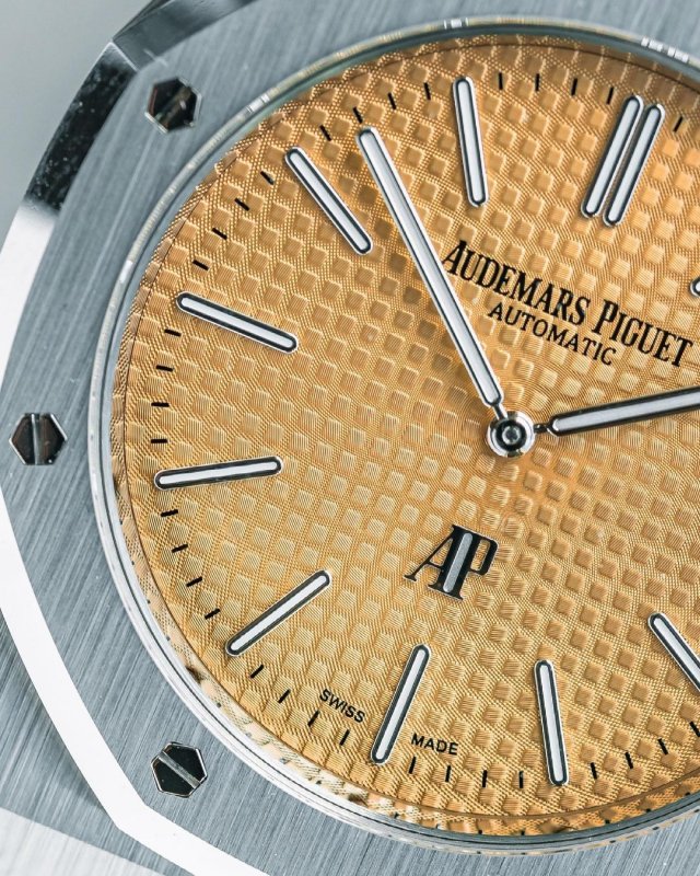 Audemars-Piguet-Royal-Oak-15202BC-by-Cai-can-0901000001 - 12.jpeg