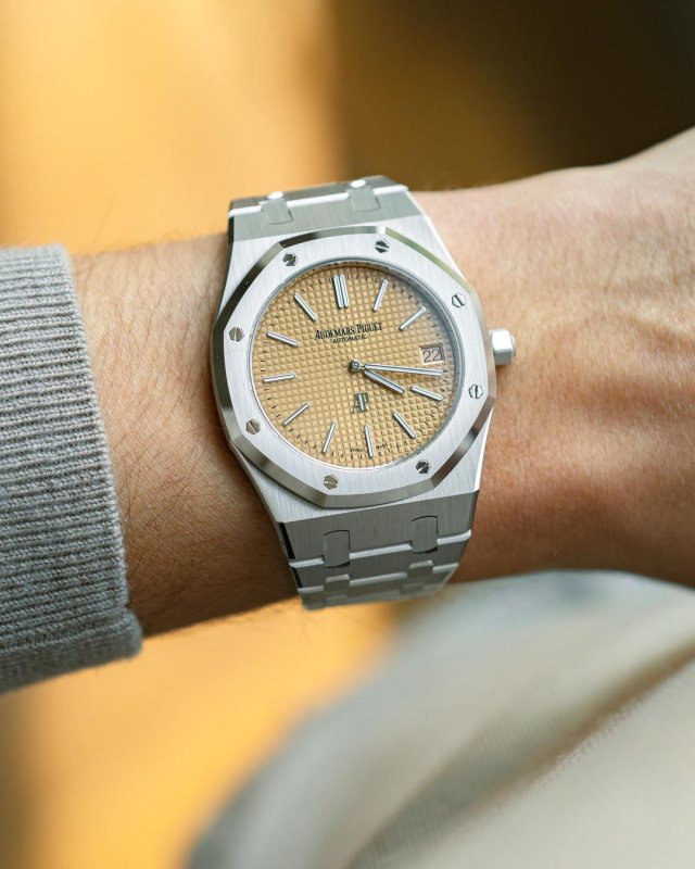 Audemars-Piguet-Royal-Oak-15202BC-by-Cai-can-0901000001 - 13.jpeg