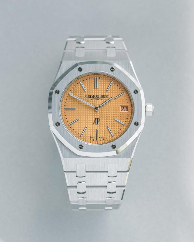 Audemars-Piguet-Royal-Oak-15202BC-by-Cai-can-0901000001 - 15.jpeg