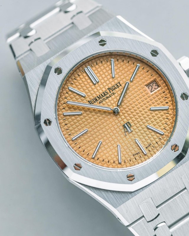 Audemars-Piguet-Royal-Oak-15202BC-by-Cai-can-0901000001 - 16.jpeg