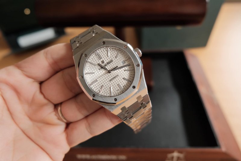 AUDEMARS-PIGUET-ROYAL-OAK-15400ST-CAI-CAN-0901000001-1.jpeg