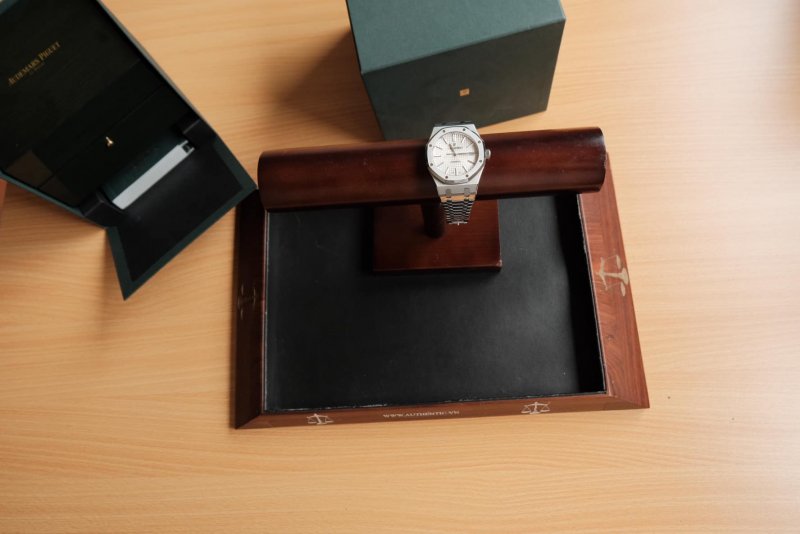 AUDEMARS-PIGUET-ROYAL-OAK-15400ST-CAI-CAN-0901000001-13.jpeg