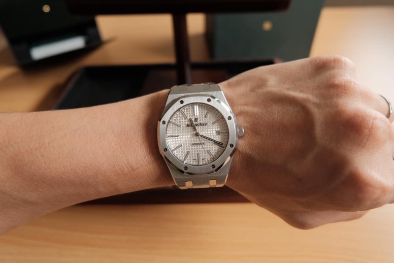 AUDEMARS-PIGUET-ROYAL-OAK-15400ST-CAI-CAN-0901000001-166.jpeg