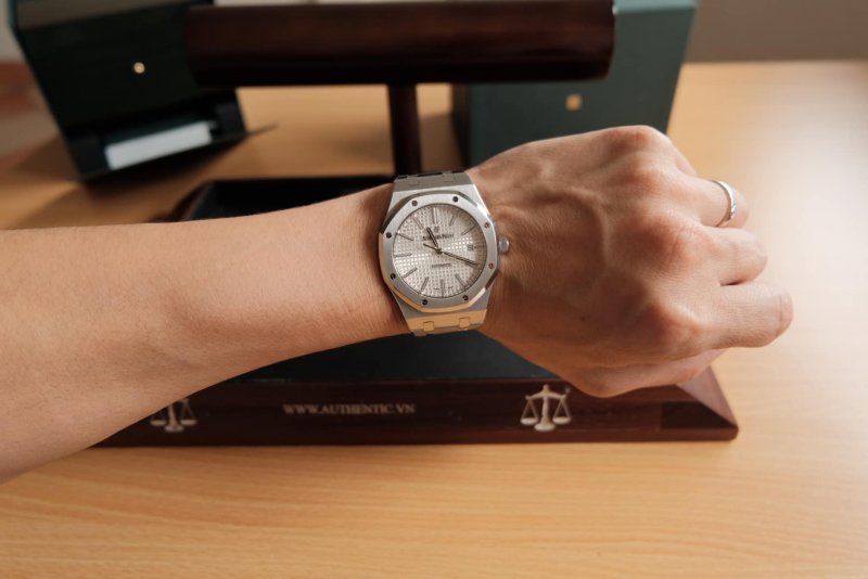 AUDEMARS-PIGUET-ROYAL-OAK-15400ST-CAI-CAN-0901000001-177.jpeg
