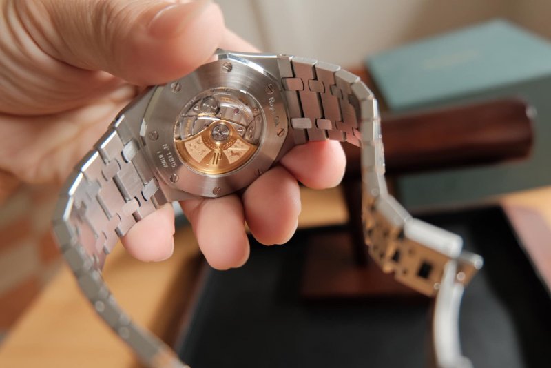AUDEMARS-PIGUET-ROYAL-OAK-15400ST-CAI-CAN-0901000001-19.jpeg