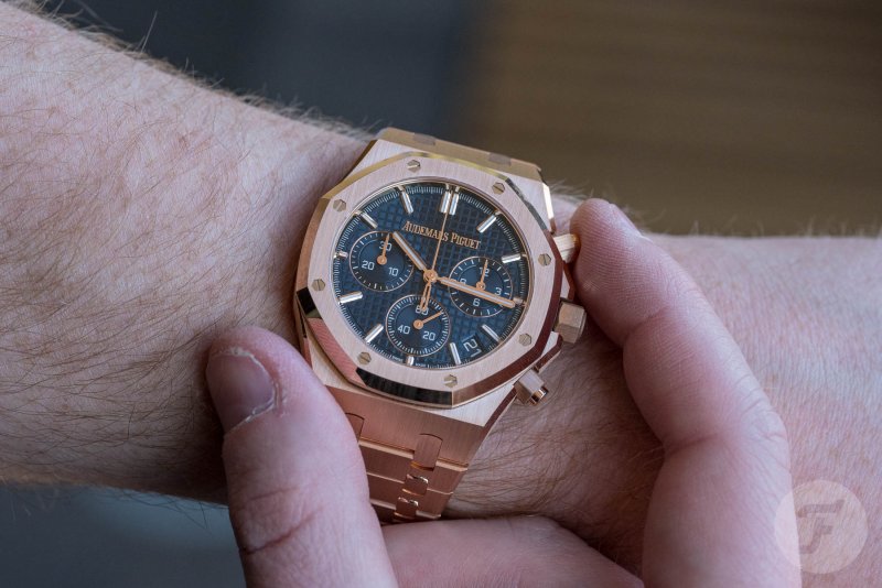 audemars-piguet-royal-oak-26240OR-50-anniversary-Cai-can-0901000001-6.jpeg