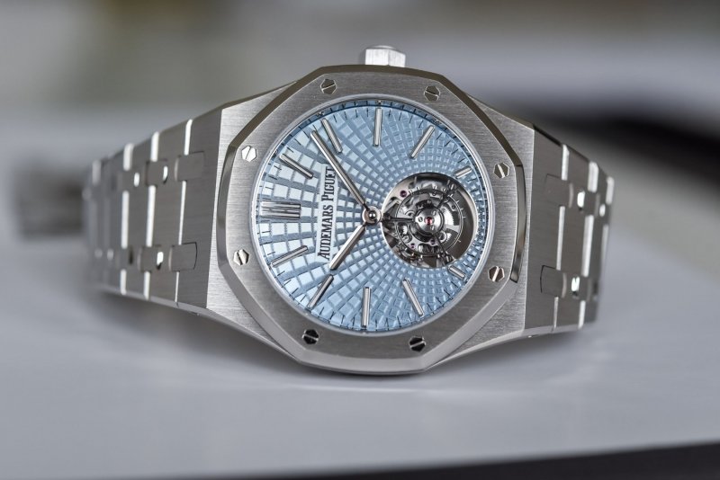 audemars-piguet-royal-oak-26535PT-flying-tourbillon-41mm-platinum-light-blue-dial-1.jpeg
