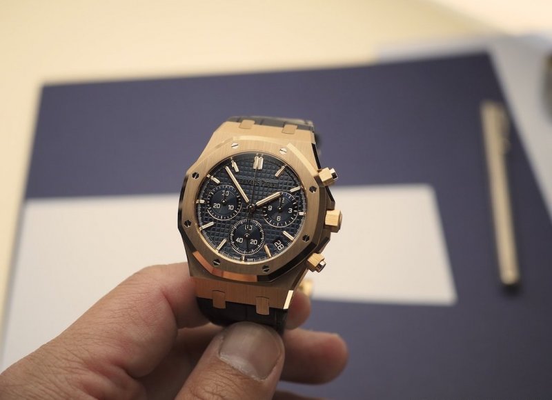 Audemars+Piguet+Royal+Oak+Chrono+50th+Anniversary+ref.+26240OR+Live+Photo.jpeg
