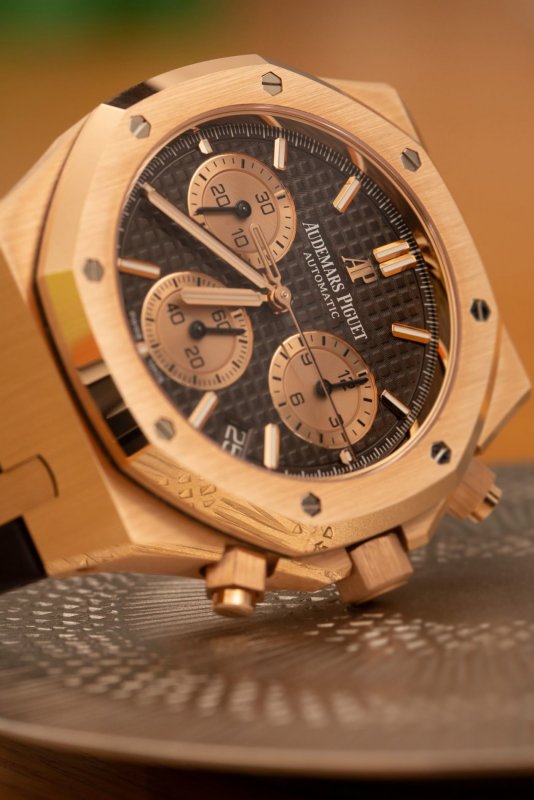 Audemars-Piguet-Royal-Oak-Chronograph-26239OR-2.jpeg