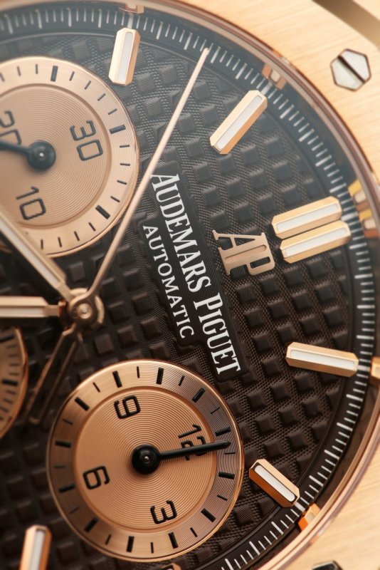 Audemars-Piguet-Royal-Oak-Chronograph-26239OR-4.jpeg