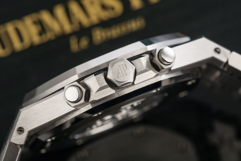 audemars-piguet-royal-oak-chronograph-26331st-0901000001-14.jpeg