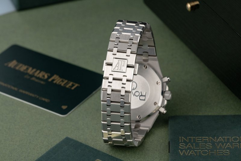 audemars-piguet-royal-oak-chronograph-26331st-0901000001-17.jpeg