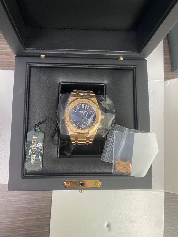 audemars_piguet_ap_royal_oak_j_1663067968_81a2a857_progressive.jpg
