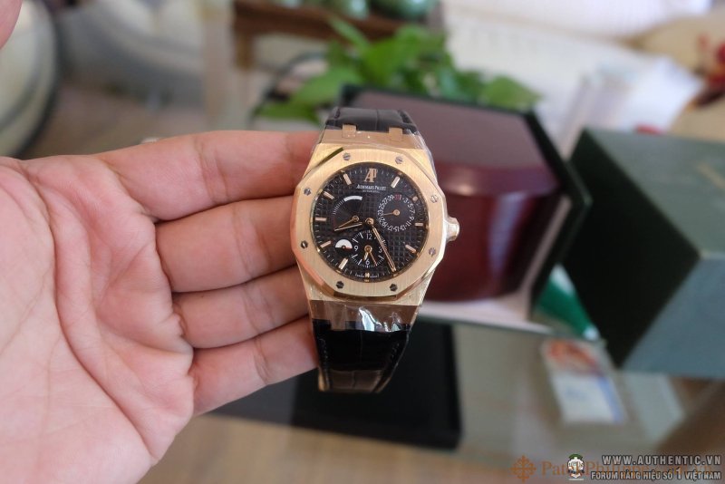 ban dong ho AUDEMARS PIGUET ROYAL OAK DUAL TIME VANG HONG 1.JPG