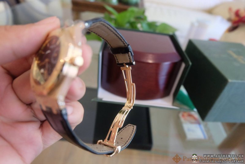 ban dong ho AUDEMARS PIGUET ROYAL OAK DUAL TIME VANG HONG 3.JPG