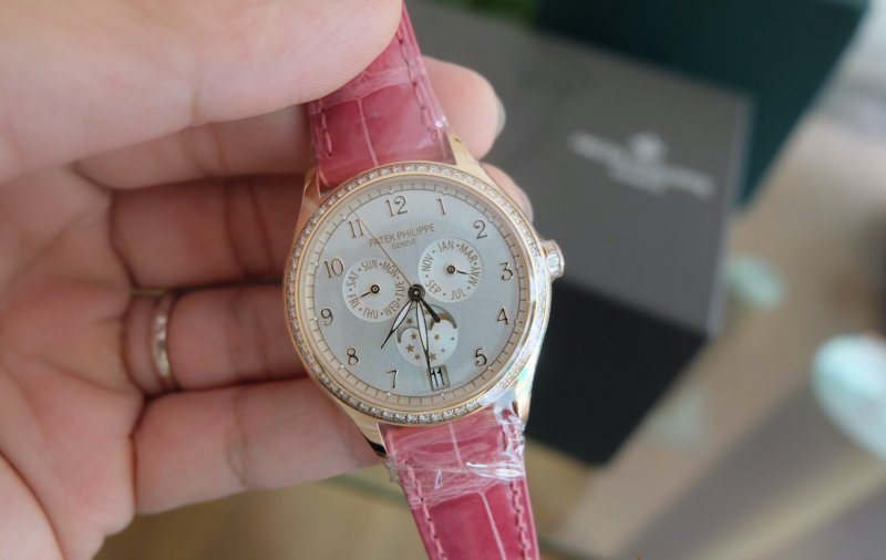 ban dong ho patek philippe 4947R vang hong diamond. 3.jpeg