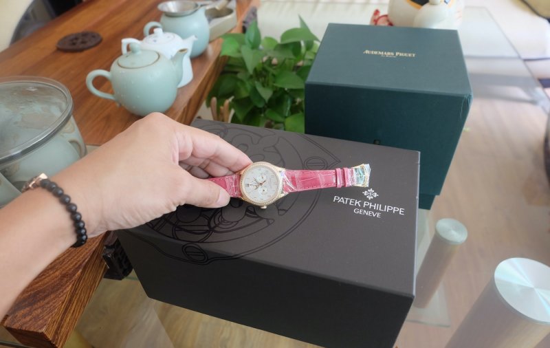 ban dong ho patek philippe 4947R vang hong diamond. 9.jpeg