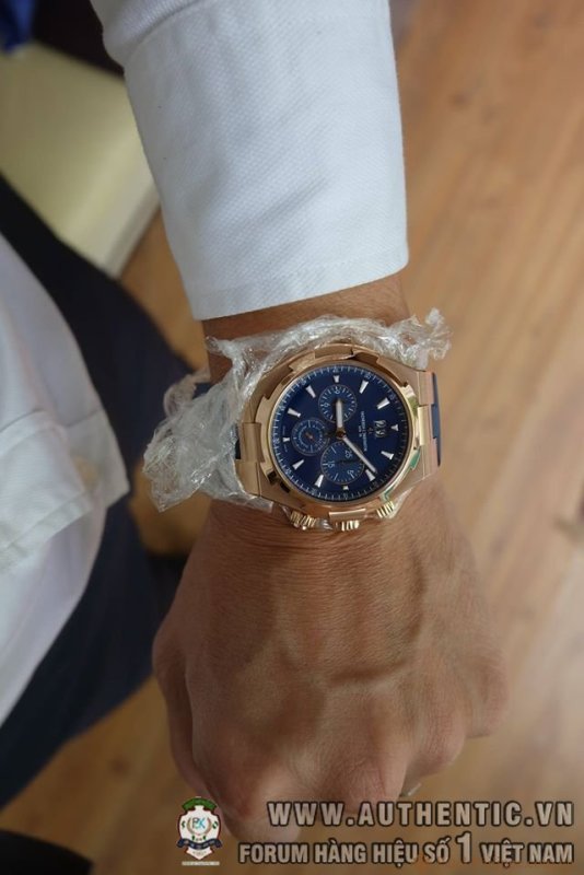 ban DONG HO VACHERON CONSTANTIN OVERSEAS CHRONOGRAPH ROSE GOLD NEW FULLBOX 5.jpg