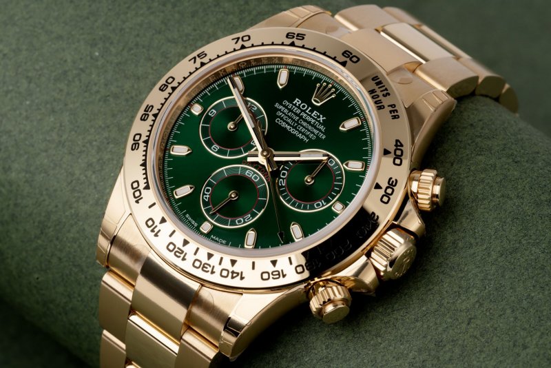 cai-can-0901000001-rolex-cosmograph-daytona-rare-green-dial-ref-116508-year-2018-13739-2.jpeg