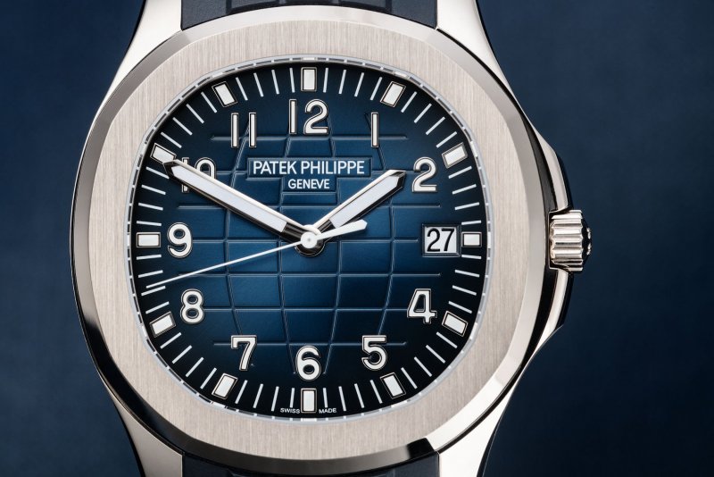 cai-can-patek-philippe-aquanaut-white-gold-42mm-jumbo-ref-5168g-001-0901000001-1.jpeg