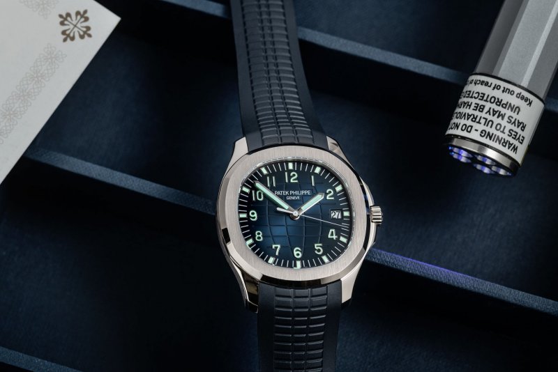 cai-can-patek-philippe-aquanaut-white-gold-42mm-jumbo-ref-5168g-001-0901000001-188.jpeg