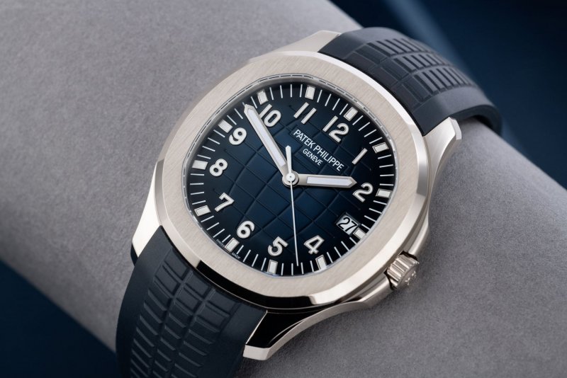 cai-can-patek-philippe-aquanaut-white-gold-42mm-jumbo-ref-5168g-001-0901000001-188999.jpeg