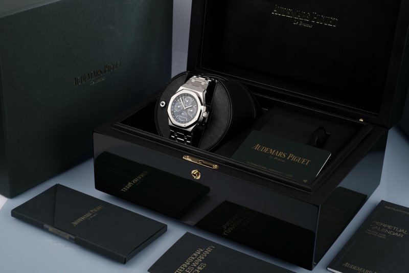 cai-can-watch-audemars-piguet-royal-oak-perpetual-calendar-ap-winding-box-and-certificate-ref...jpeg