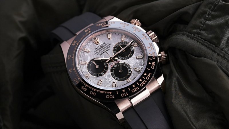 Daytona-Meteorite-116515LN-Rose-Gold-on-Oysterflex-116515LN-0055_007-scaled.jpeg