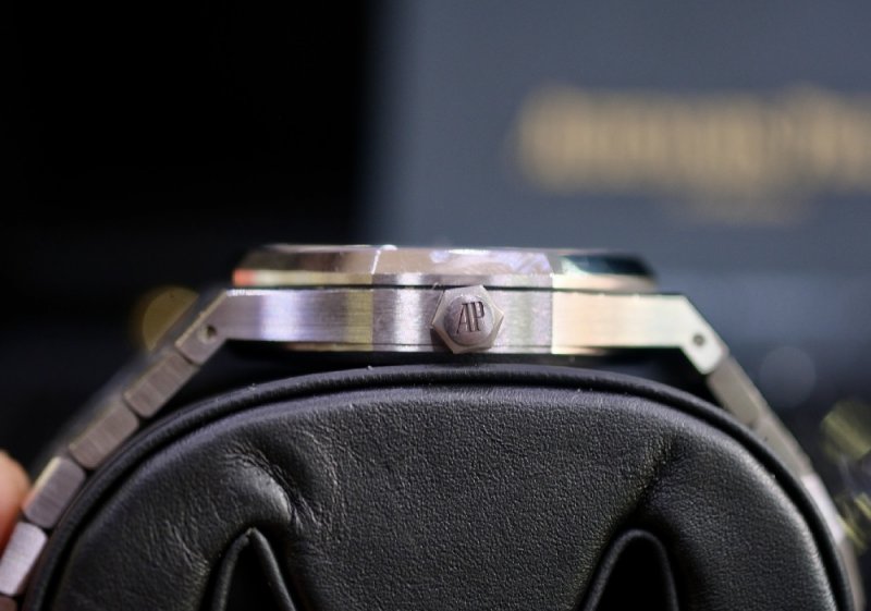 Dong-ho-Audemars-Piguet-26331st-oo-1220st-03-Chronogragh_2.jpg