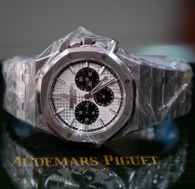 Dong-ho-Audemars-Piguet-26331st-oo-1220st-03-Chronogragh_3.jpg