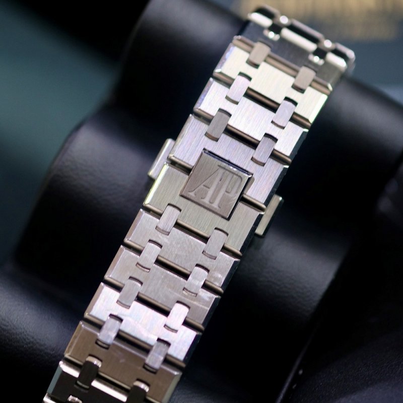 Dong-ho-Audemars-Piguet-Royal-Oak-15500st-oo-1220st-04.jpg