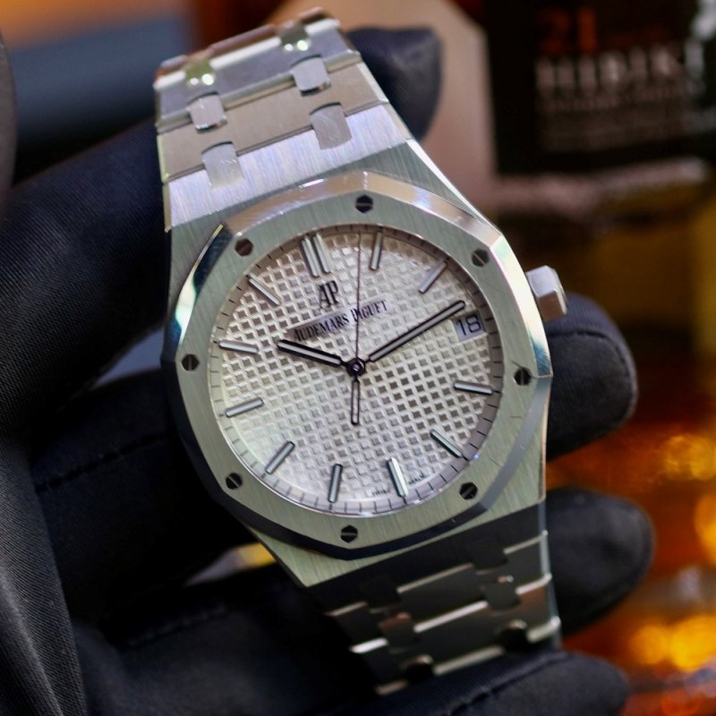 Dong-ho-Audemars-Piguet-Royal-Oak-15500st-oo-1220st-04_4.jpg