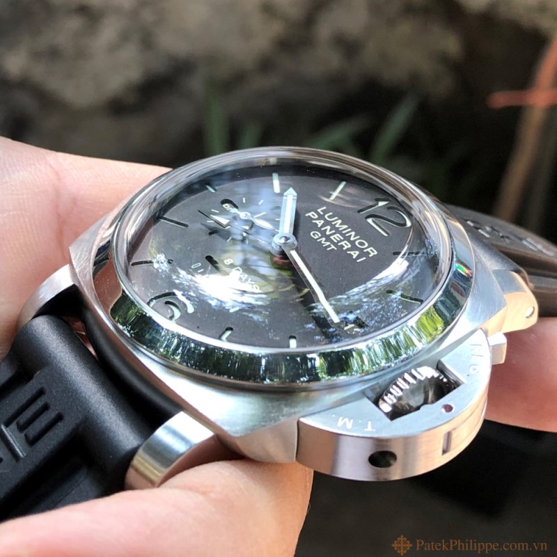 Dong-ho-Panerai-Pam-233-Luminor-8-days-GMT-size-44mm-11.jpg