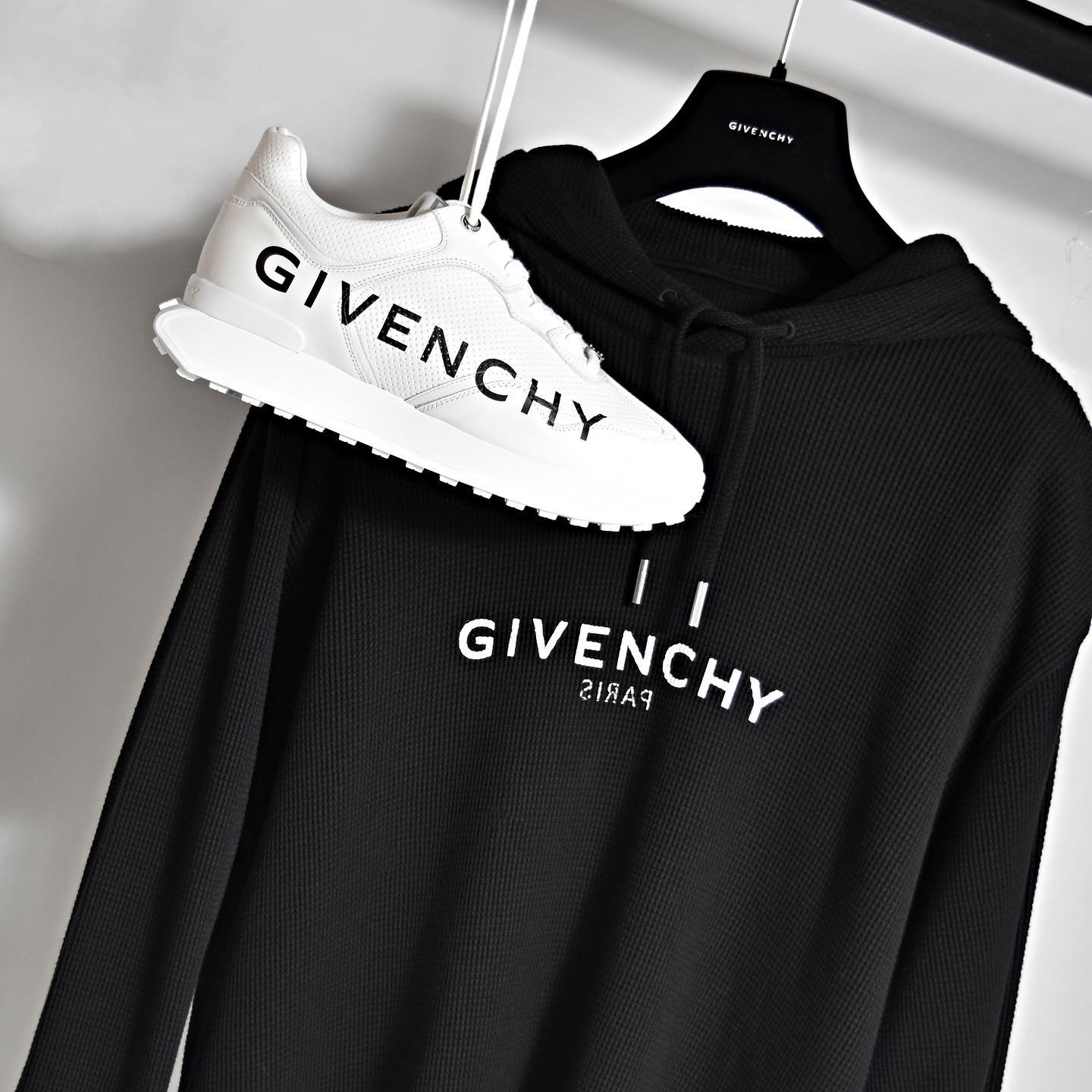 Giày Sneaker Givenchy jbjhg.jpeg