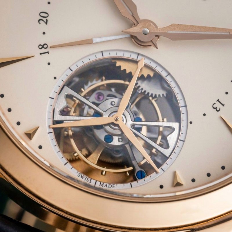 jaeger_lecoultre_master_date_t_1728010629_8e49aaed_progressive.jpeg