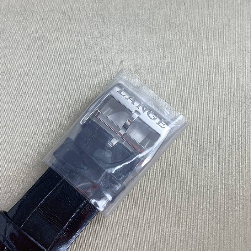 lange-182.086-6.jpeg