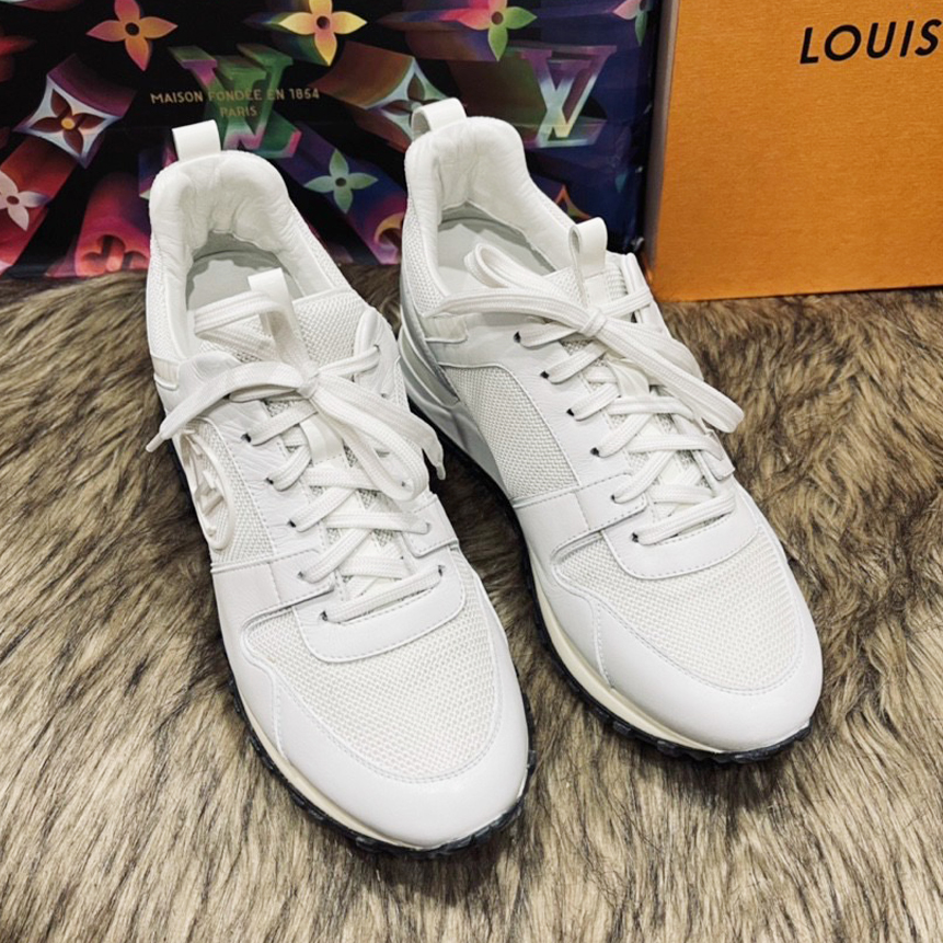 LV Sneaker (105).jpg