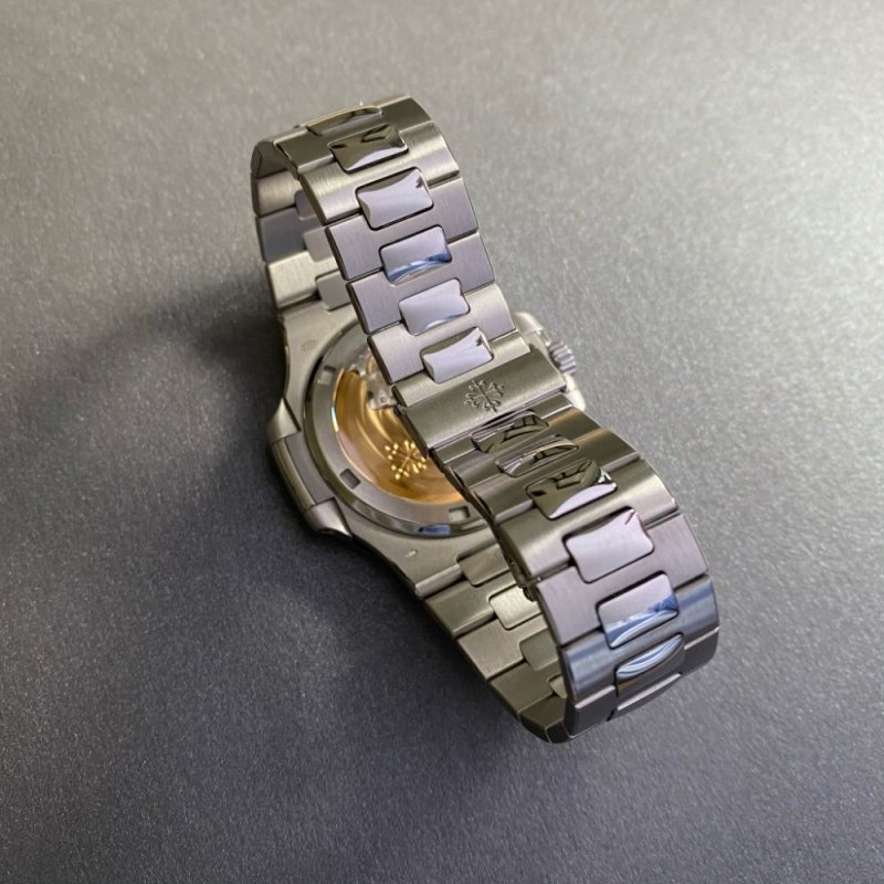 patek-5711-1p-40Anni-10.jpeg