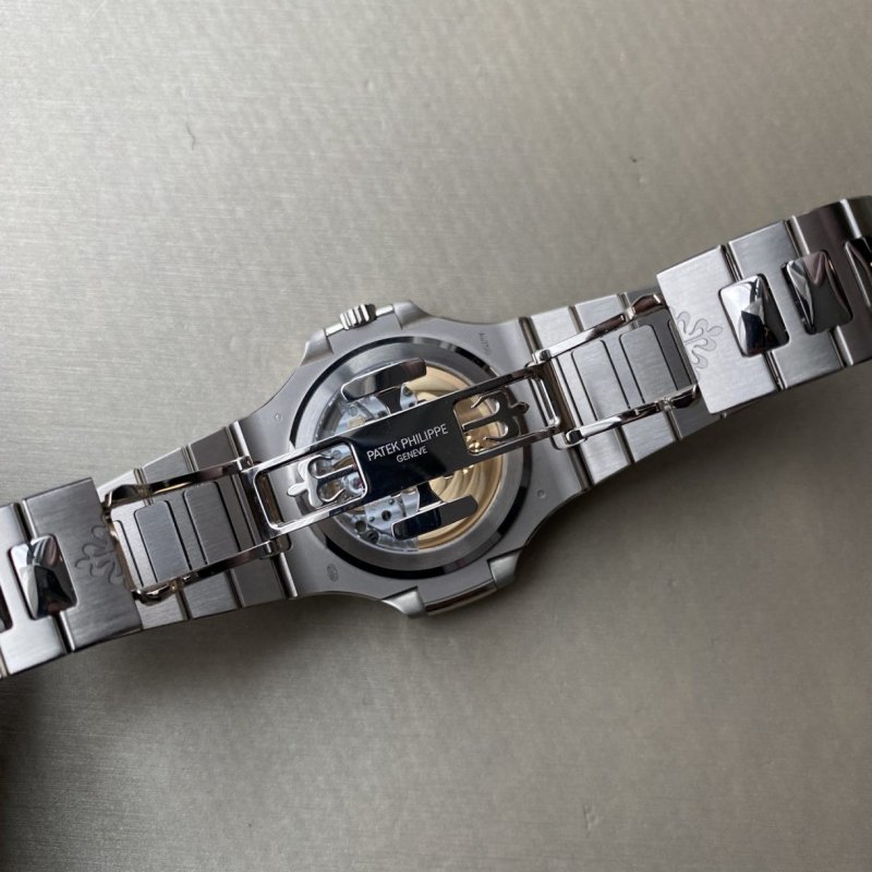 patek-5811g-4-1220x1220.jpeg