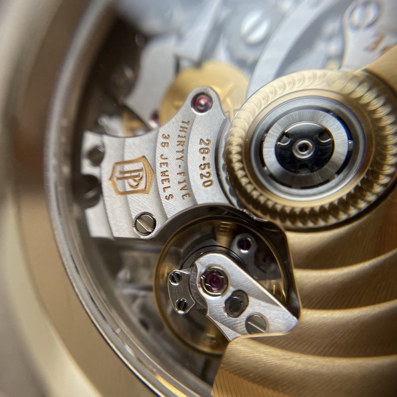 patek-5976-1g-00016-Large.jpeg