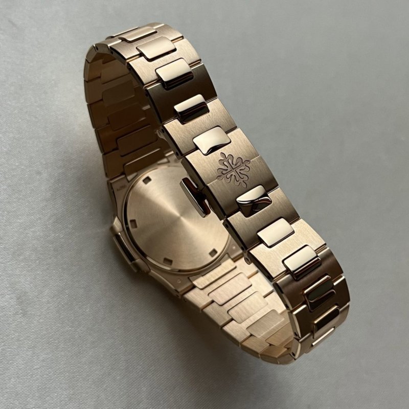 patek-7010-1r-006-1220x1220.jpeg