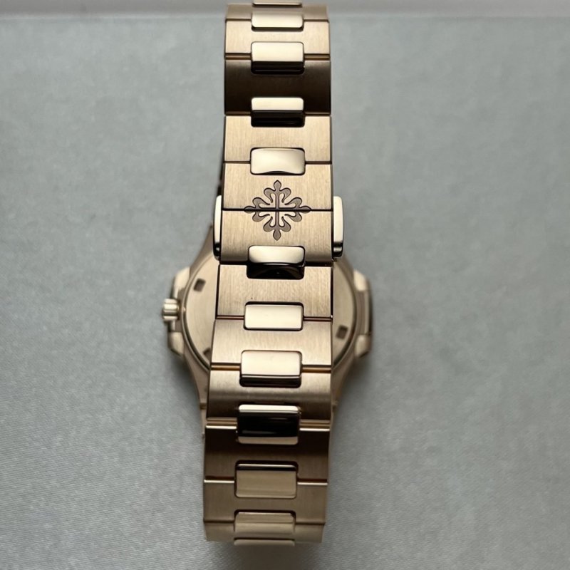 patek-7010-1r-008-1220x1220.jpeg
