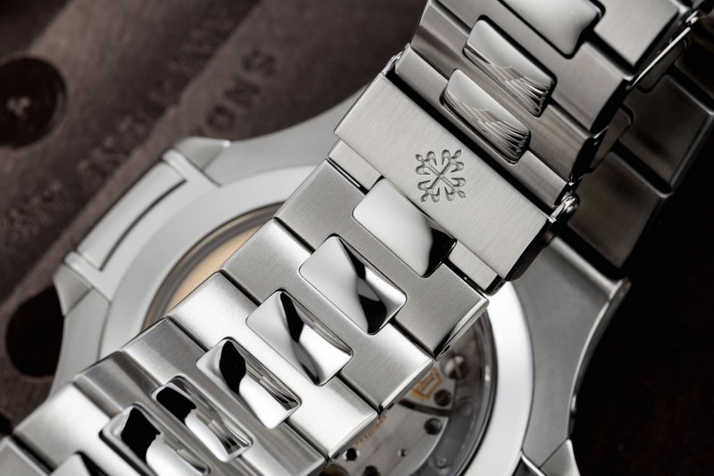 patek-philippe-5726:1A-cai-can-0901000001- 1 7.jpeg