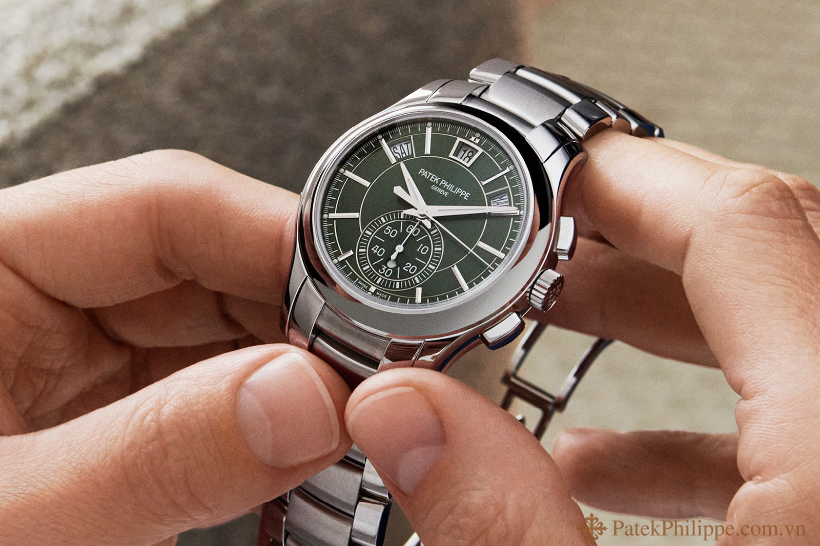 patek-philippe-5905-green-steel-annual-calendar-chronograph-2.jpeg