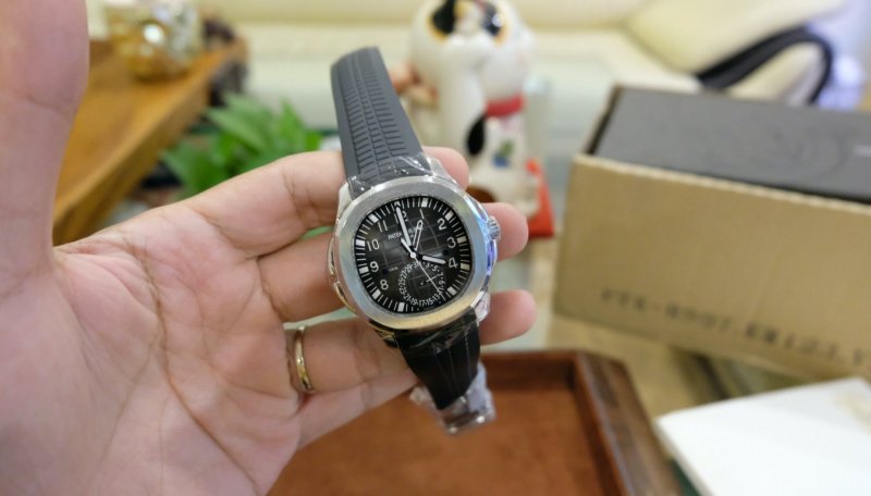 patek-philippe-aquanaut-5164A-cai-can-0901000001-1 2.jpeg