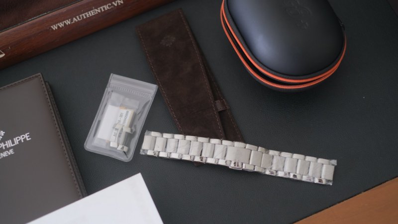Patek-philippe-aquanaut-5167:1A-cai-can-0901000001-10.jpeg