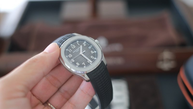 Patek-philippe-aquanaut-5167:1A-cai-can-0901000001-15.jpeg