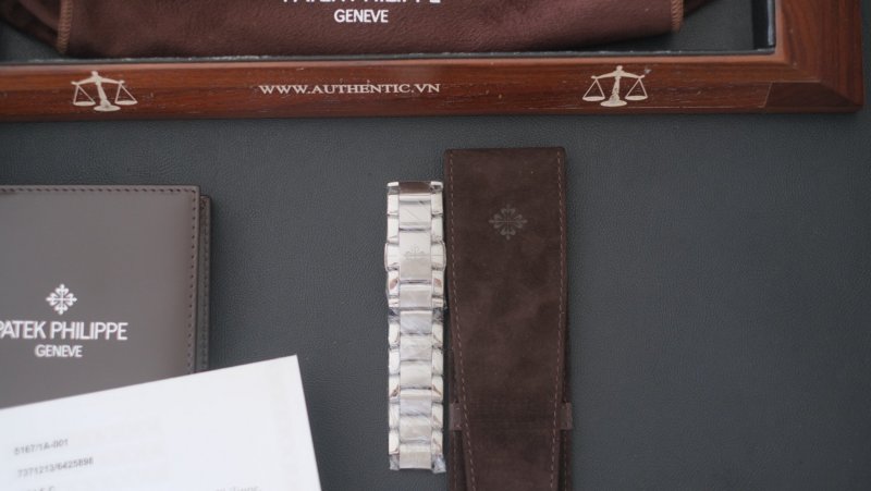 Patek-philippe-aquanaut-5167:1A-cai-can-0901000001-3.jpeg