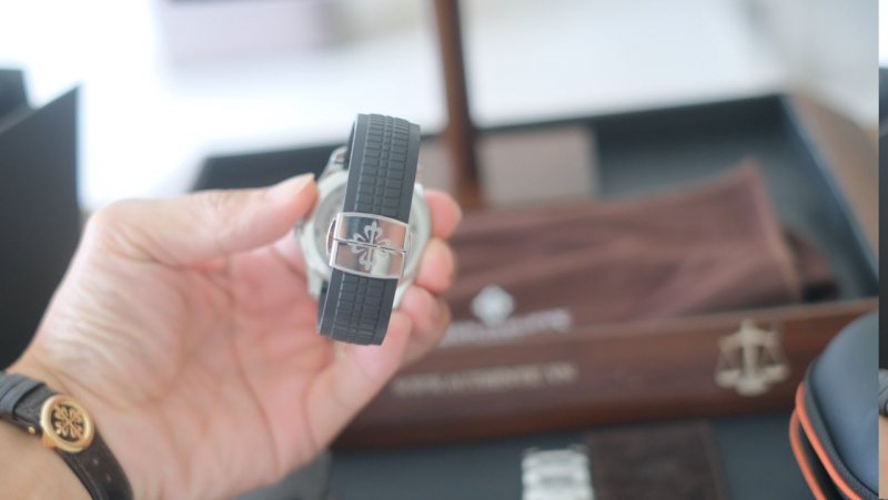 Patek-philippe-aquanaut-5167:1A-cai-can-0901000001-4.jpeg